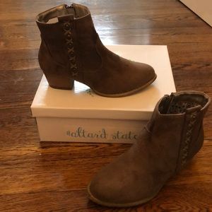 Altar’d State boots - Size 6